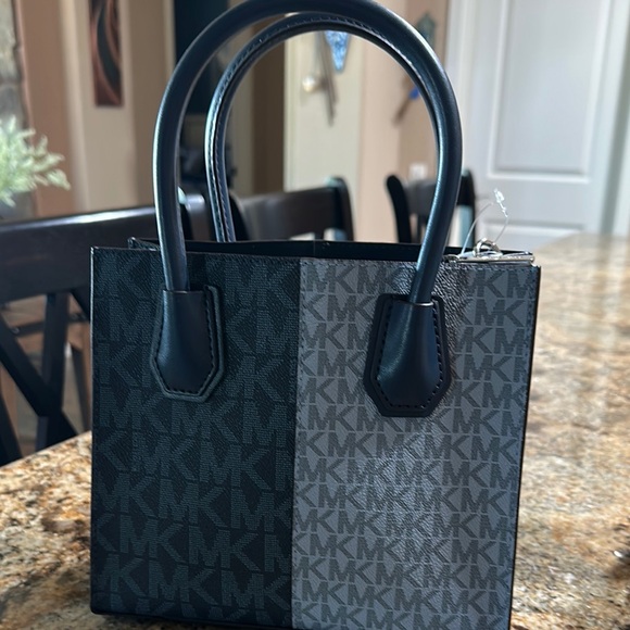 NWT Michael Kors Blue and Gray MD Messenger Bag - Picture 4 of 13